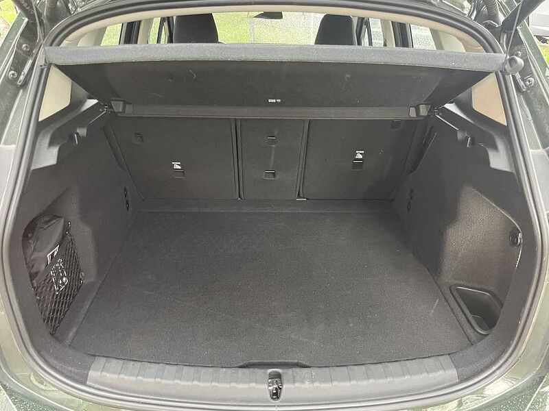 BMW 220i AT. Sports. Kamera Live-Widescreen Sitzh. DAB 220 Active Tourer Bluetooth Navi LED Klima PDC el. Fenster