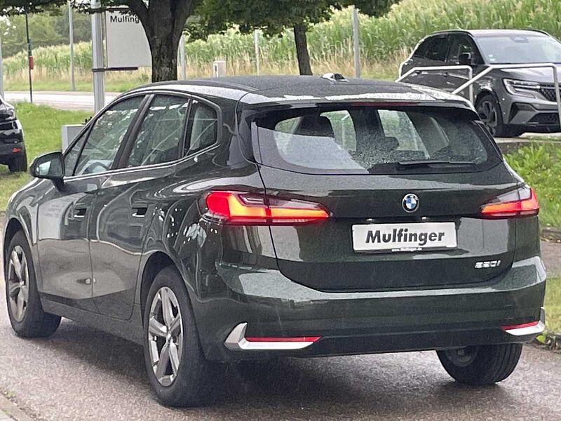 BMW 220i AT. Sports. Kamera Live-Widescreen Sitzh. DAB 220 Active Tourer Bluetooth Navi LED Klima PDC el. Fenster