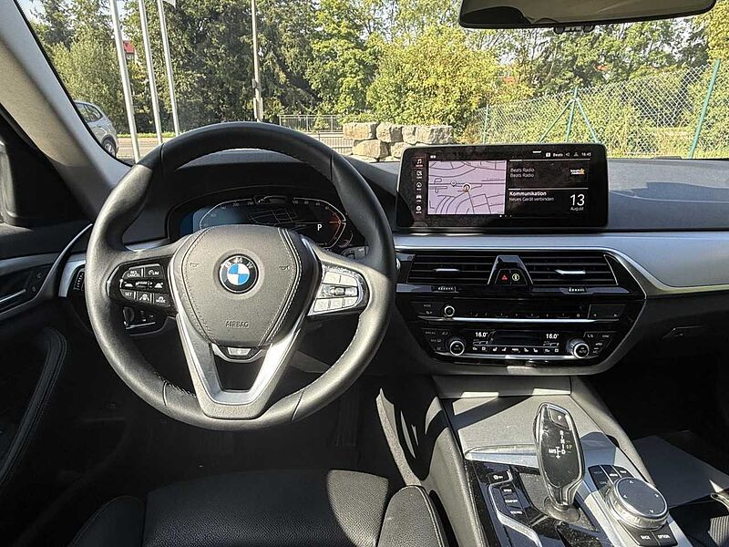 BMW 520d xDr. Standh. KomfS+Bel+Mas. HUD ACC Fin.400,- 520 Bluetooth Navi LED Vollleder Klima Standhzg PDC el. Fenster