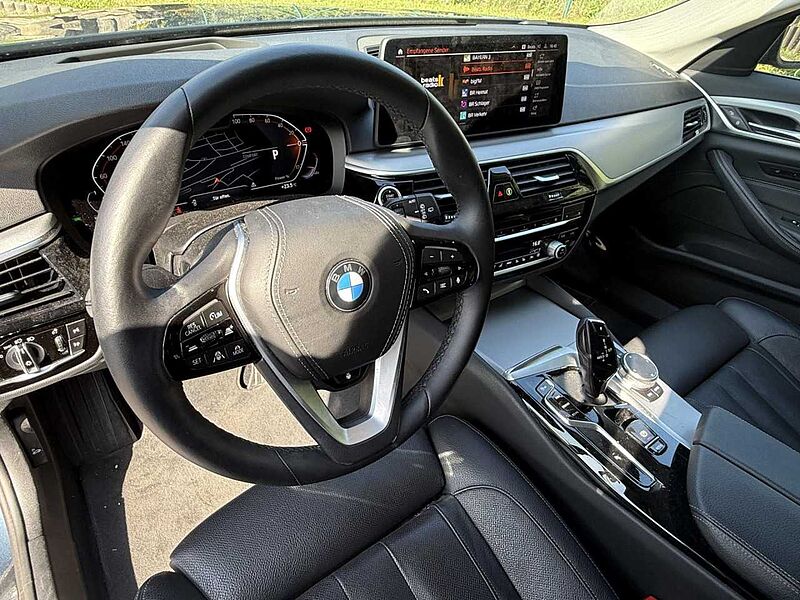 BMW 520d xDr. Standh. KomfS+Bel+Mas. HUD ACC Fin.400,- 520 Bluetooth Navi LED Vollleder Klima Standhzg PDC el. Fenster