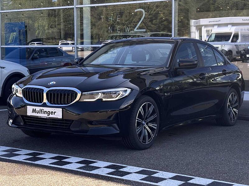 BMW 320e Sport-Aut. Laser LiveProf. Kamera KomfZ.18' 320 KomfZ.18'