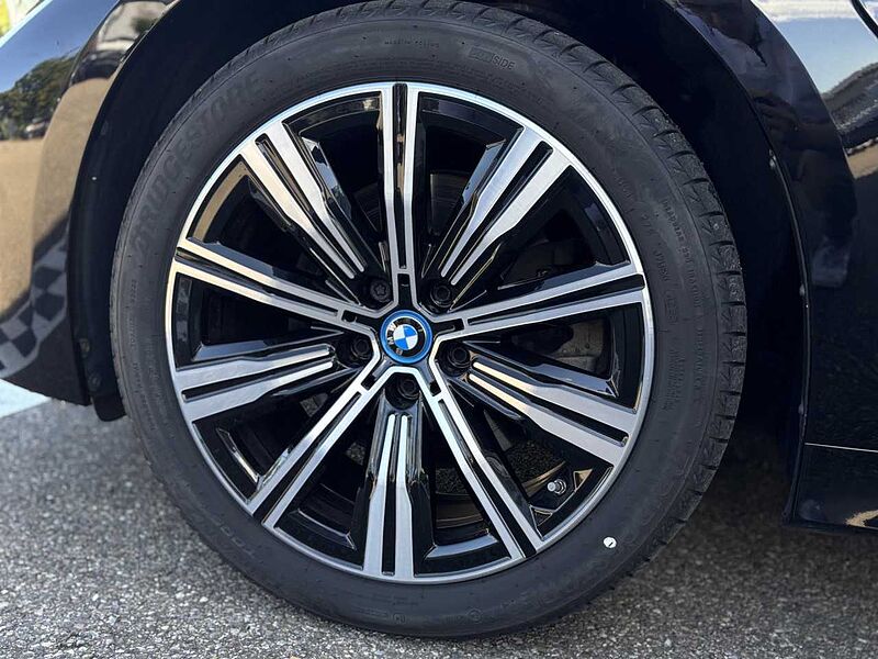 BMW 320e Sport-Aut. Laser LiveProf. Kamera KomfZ.18' 320 KomfZ.18'