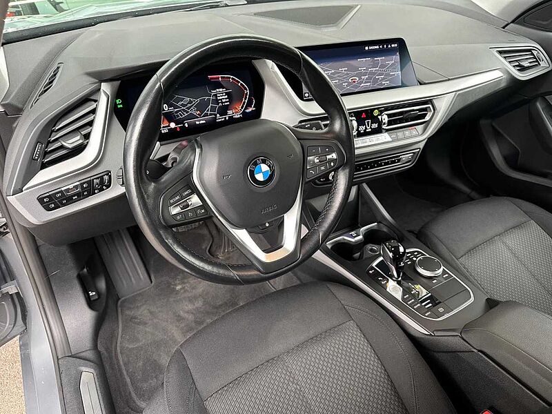 BMW 120i Aut. LED LiveProf HiFi Sitz+Lenkradh. DAB PDC 120 Bluetooth Navi Klima el. Fenster