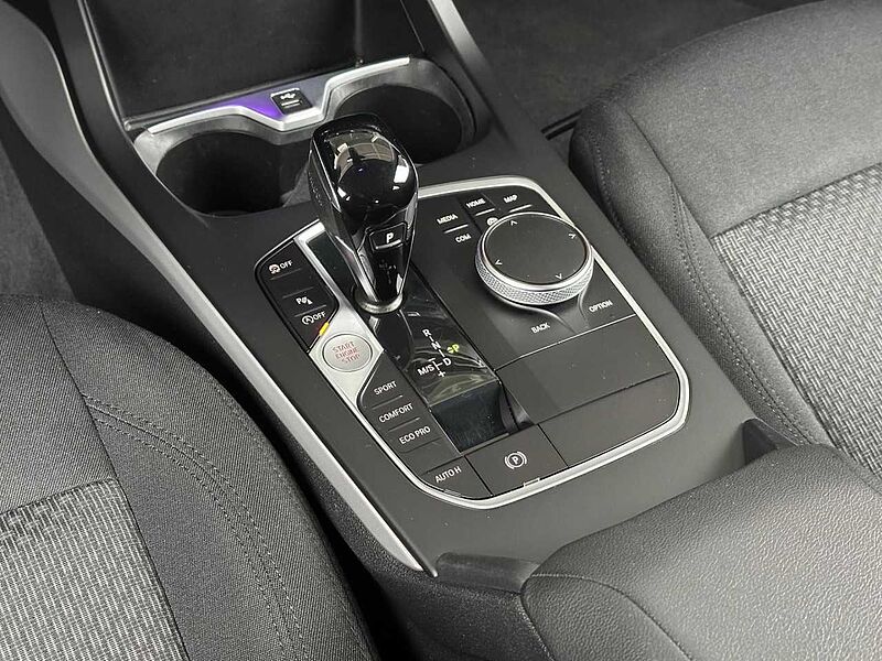 BMW 120i Aut. LED LiveProf HiFi Sitz+Lenkradh. DAB PDC 120 Bluetooth Navi Klima el. Fenster