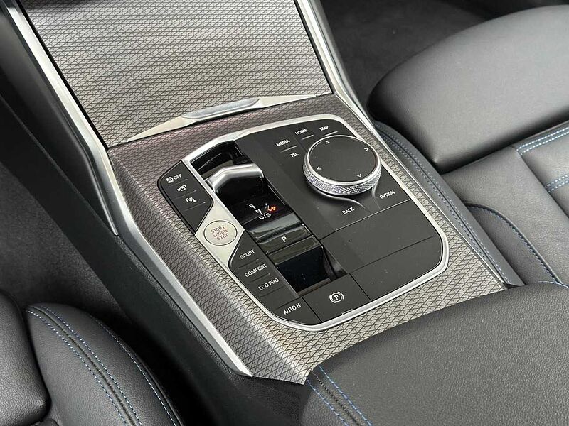 BMW M340d T. xDr. FACELIFT Leder SurView PanoD. HUD P+ Sportpaket Bluetooth Navi LED Vollleder Klima Aktivlenkung PDC el. Fenster