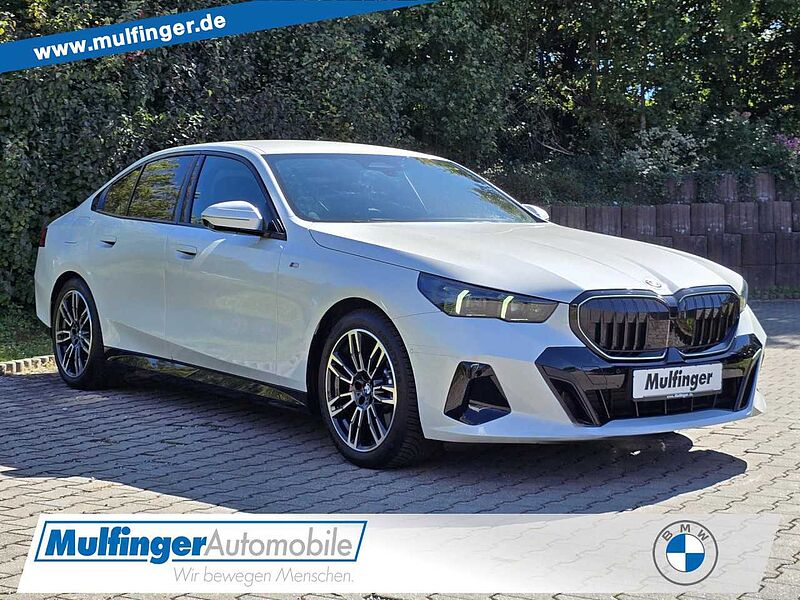 BMW 520i M Sport Pro HUD ACC Icon G. H/K AHK Leas.590 520 Sportpaket Bluetooth Navi LED Vollleder Klima PDC el. Fenster