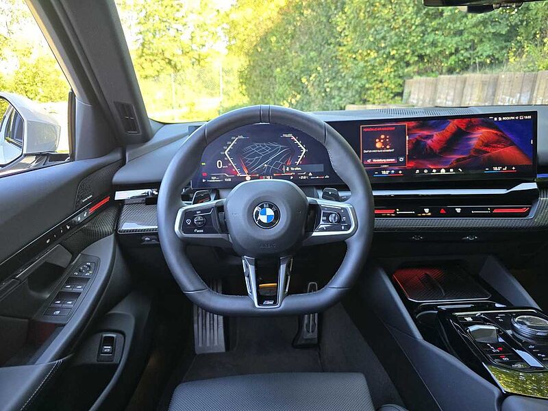 BMW 520i M Sport Pro HUD ACC Icon G. H/K AHK Leas.590 520 Sportpaket Bluetooth Navi LED Vollleder Klima PDC el. Fenster