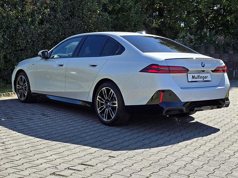 BMW 520i M Sport Pro HUD ACC Icon G. H/K AHK Leas.590 520 Sportpaket Bluetooth Navi LED Vollleder Klima PDC el. Fenster