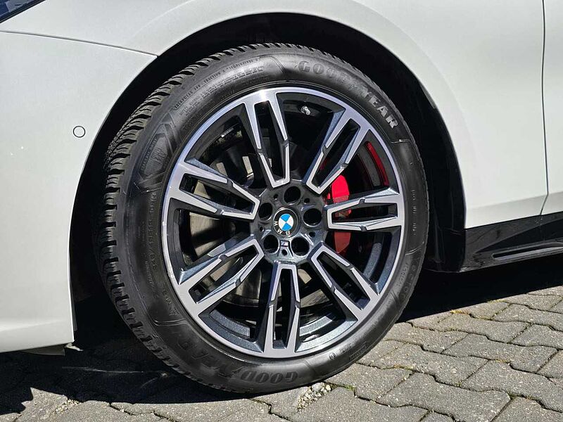 BMW 520i M Sport Pro HUD ACC Icon G. H/K AHK Leas.590 520 Sportpaket Bluetooth Navi LED Vollleder Klima PDC el. Fenster