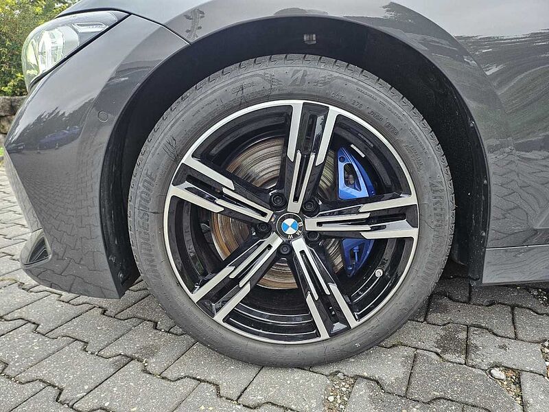 BMW M340d T. xDr. FACELIFT SuV. Pano. HUD Park+Fin.2,99 Sportpaket Bluetooth Navi LED Vollleder Klima Aktivlenkung PDC el. Fenster
