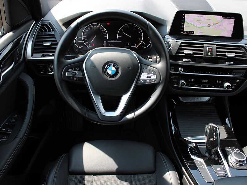 BMW X3 xDr. 20d xLine ad. LED LivePlus AHK HiFi Sitzh. Modell X Line