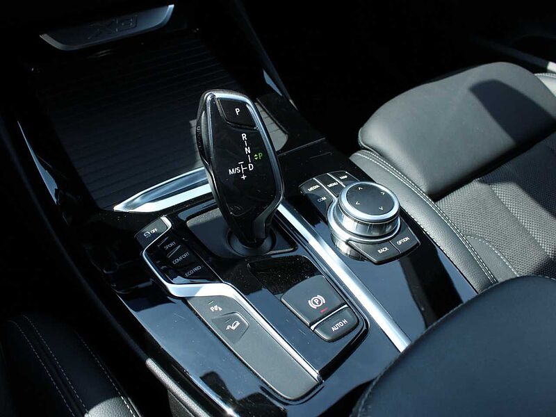 BMW X3 xDr. 20d xLine ad. LED LivePlus AHK HiFi Sitzh. Modell X Line