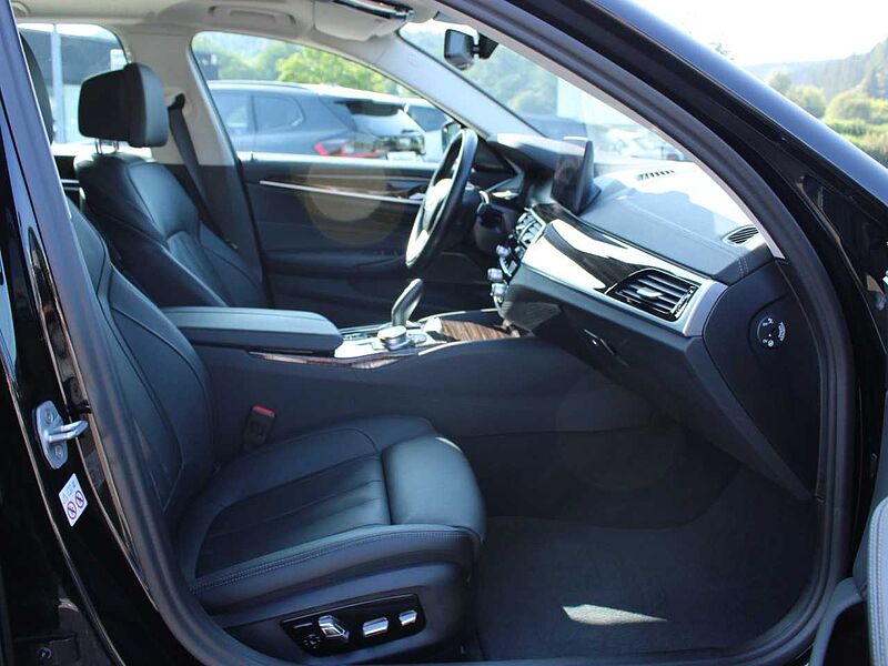 BMW 530d xDr. T. Luxury Standh. Sitzklima ACC Pano 530