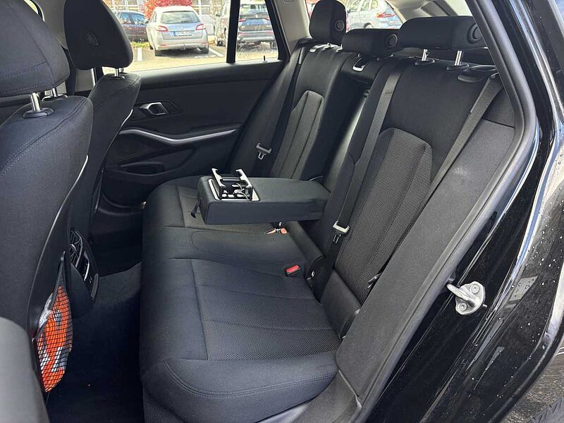 BMW 320d Tour. Advantage LiveProf. DrivAss. Temp. Sitzh 320