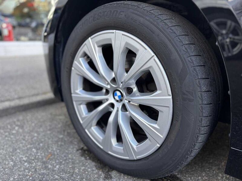 BMW 320d Tour. Advantage LiveProf. DrivAss. Temp. Sitzh 320