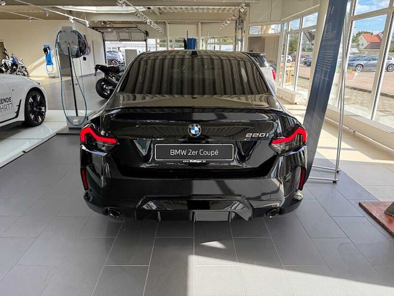 BMW 220i Coupé M Pro ACC Ad-LED SuView H/K AHK 19' 220 19' Sportpaket Bluetooth HUD Navi Klima Aktivlenkung PDC el. Fenster