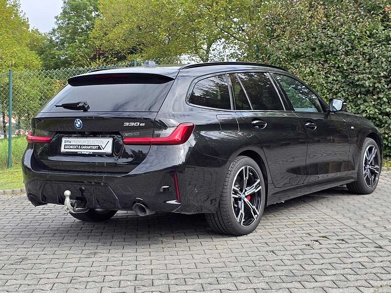 BMW 330e T. M Sport Pro FACELIFT HUD Pano. AHK Fin.2,9 330 Sportpaket Bluetooth Navi LED Klima Aktivlenkung Standhzg PDC el. Fenster