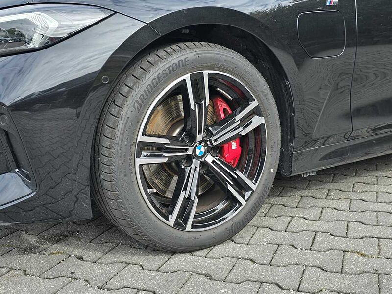 BMW 330e T. M Sport Pro FACELIFT HUD Pano. AHK Fin.2,9 330 Sportpaket Bluetooth Navi LED Klima Aktivlenkung Standhzg PDC el. Fenster