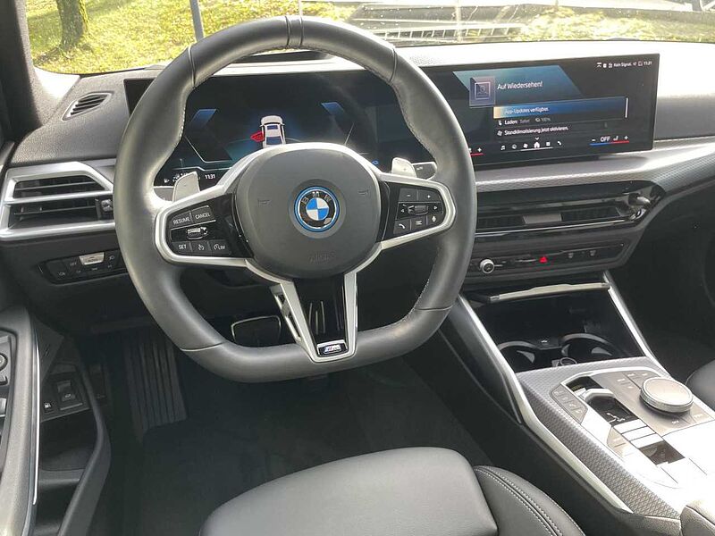 BMW 330e xDr. M Sport FACELIFT HUD SuView GlasD. Lenkh 330 Sportpaket Bluetooth Navi LED Vollleder Klima Aktivlenkung Standhzg PDC el.