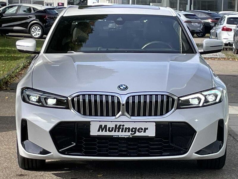 BMW 330e xDr. M Sport FACELIFT HUD SuView GlasD. Lenkh 330 Sportpaket Bluetooth Navi LED Vollleder Klima Aktivlenkung Standhzg PDC el.