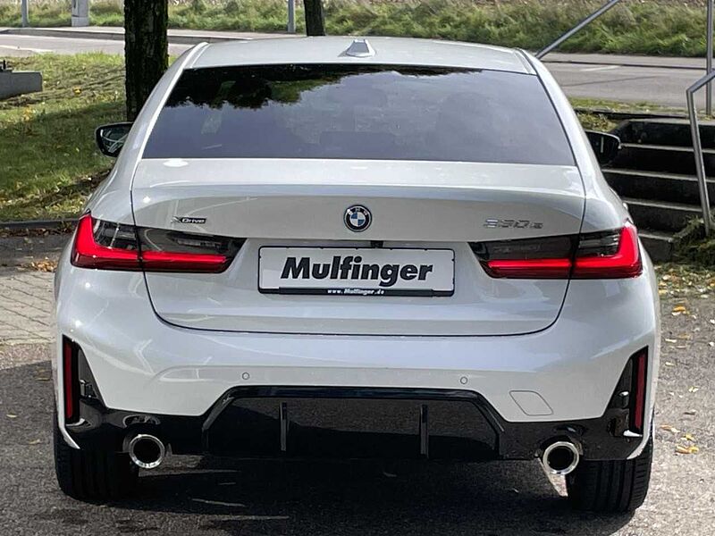 BMW 330e xDr. M Sport FACELIFT HUD SuView GlasD. Lenkh 330 Sportpaket Bluetooth Navi LED Vollleder Klima Aktivlenkung Standhzg PDC el.