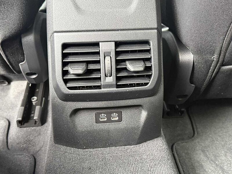 BMW 120 HUD SuView DrivAss. Ad-LED Sitzh. Komfz. AHK Navi Bluetooth Klima PDC el. Fenster