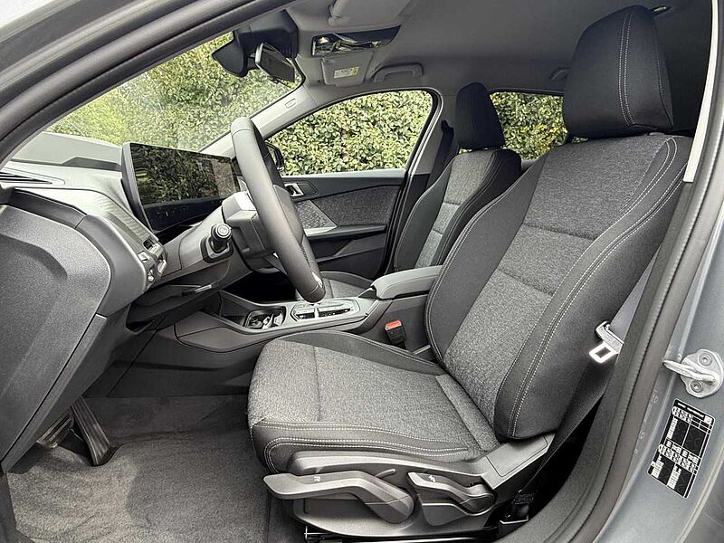 BMW 120 HUD SuView DrivAss. Ad-LED Sitzh. Komfz. AHK Navi Bluetooth Klima PDC el. Fenster