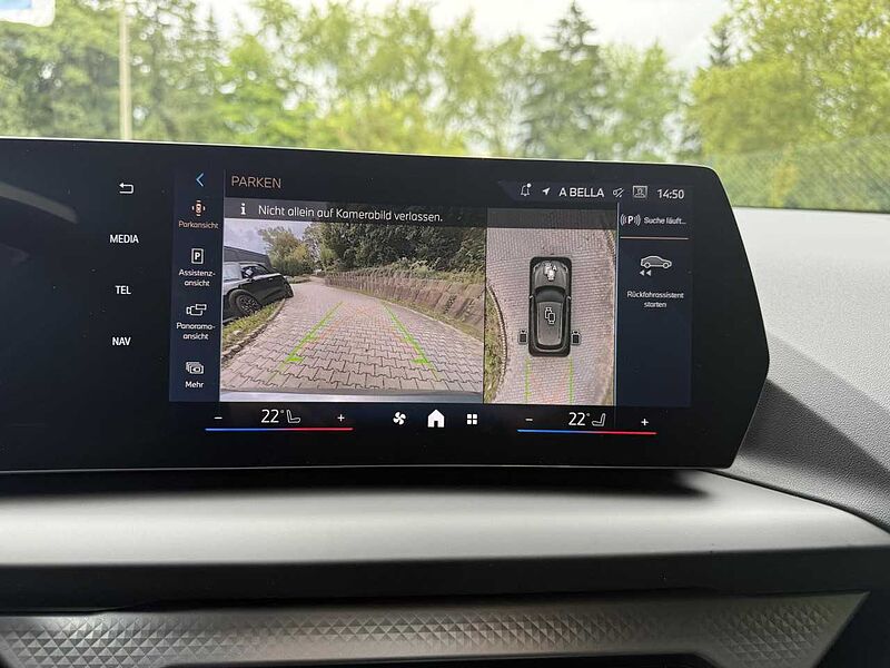 BMW 120 HUD SuView DrivAss. Ad-LED Sitzh. Komfz. AHK Navi Bluetooth Klima PDC el. Fenster