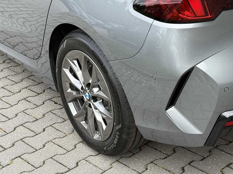 BMW 120 HUD SuView DrivAss. Ad-LED Sitzh. Komfz. AHK Navi Bluetooth Klima PDC el. Fenster