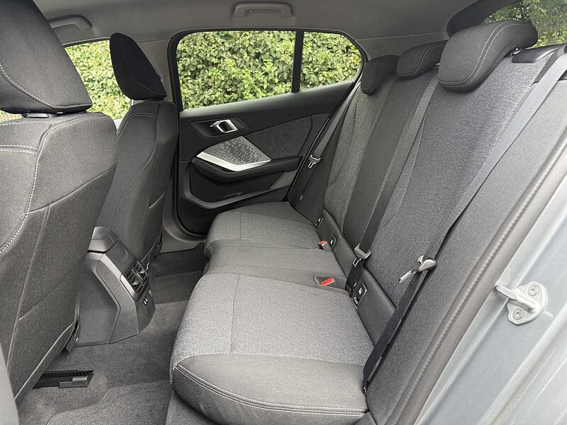 BMW 120 HUD SuView DrivAss. Ad-LED Sitzh. Komfz. AHK Navi Bluetooth Klima PDC el. Fenster