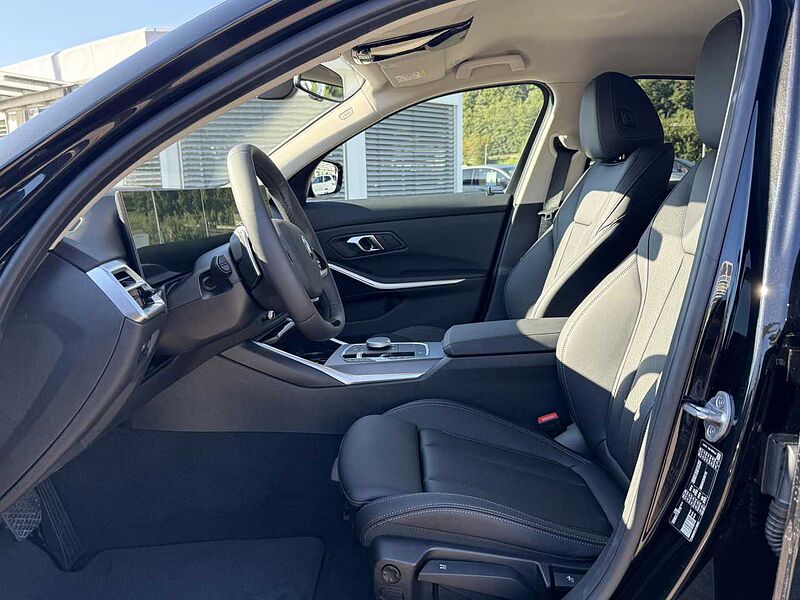 BMW 318i Sports. HUD LED SuView DrivAss. Sitzh. Lordose 318