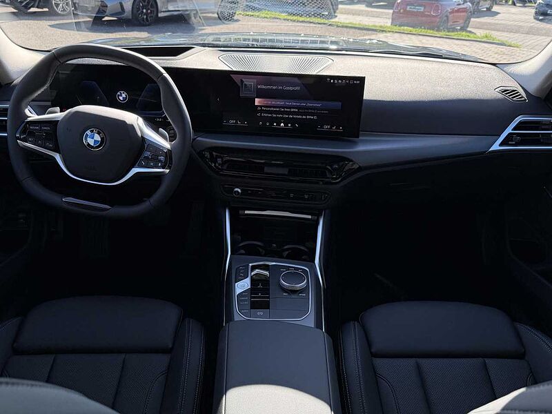 BMW 318i Sports. HUD LED SuView DrivAss. Sitzh. Lordose 318