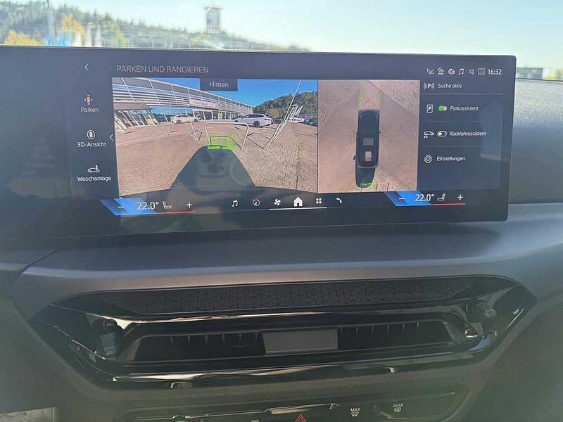 BMW 318i Sports. HUD LED SuView DrivAss. Sitzh. Lordose 318