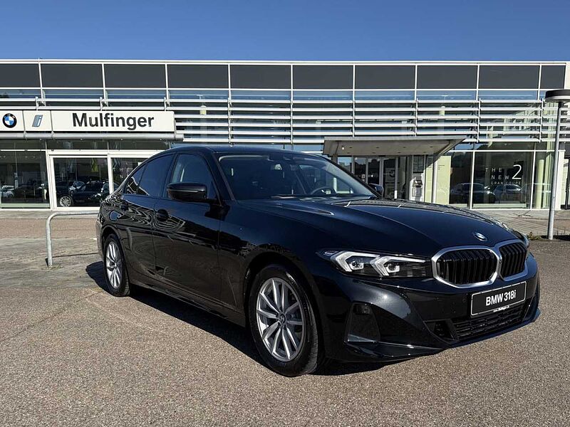 BMW 318i Sports. HUD LED SuView DrivAss. Sitzh. Lordose 318