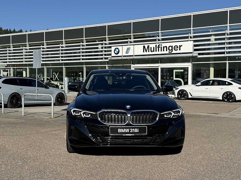 BMW 318i Sports. HUD LED SuView DrivAss. Sitzh. Lordose 318