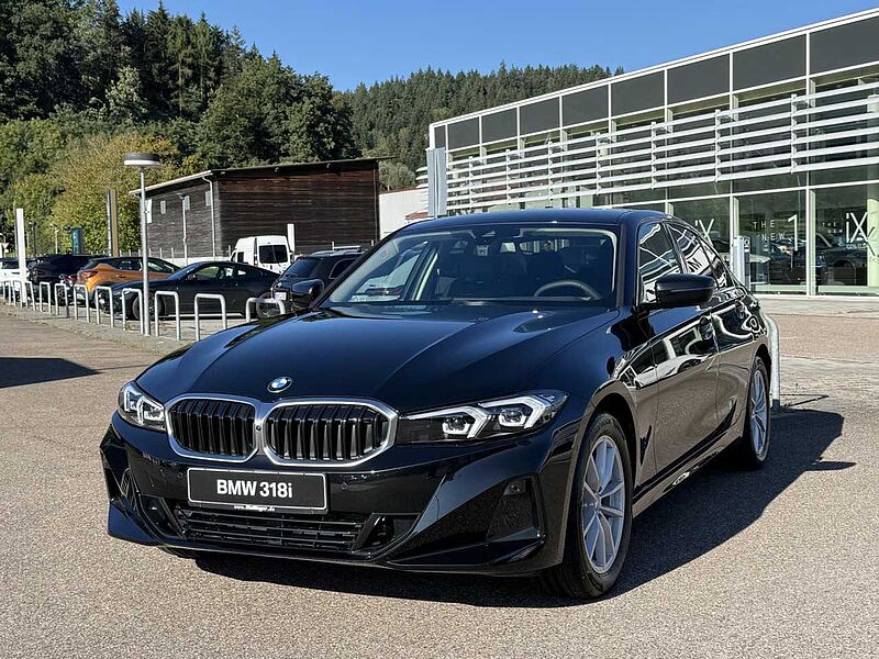 BMW 318i Sports. HUD LED SuView DrivAss. Sitzh. Lordose 318