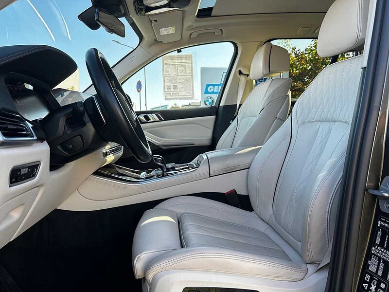 BMW X5 x40i IntAktLenk. PanoD. SurView. ACC Laser 20' HUD 20' Bluetooth Navi Vollleder Klima Luftfederung Aktivlenkung PDC el. Fenster