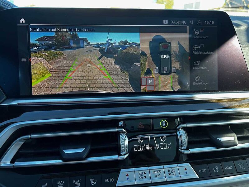 BMW X5 x40i IntAktLenk. PanoD. SurView. ACC Laser 20' HUD 20' Bluetooth Navi Vollleder Klima Luftfederung Aktivlenkung PDC el. Fenster