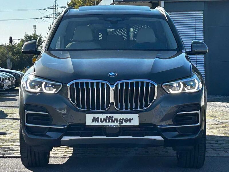 BMW X5 x40i IntAktLenk. PanoD. SurView. ACC Laser 20' HUD 20' Bluetooth Navi Vollleder Klima Luftfederung Aktivlenkung PDC el. Fenster