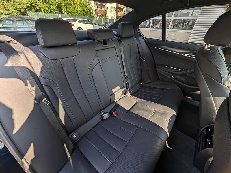 BMW 530e M Sport Live-Prof. Kamera Temp. DAB Sitzh.20' 530 Sitzh.20' Sportpaket Bluetooth Navi LED Vollleder Klima Standhzg PDC el. Fen