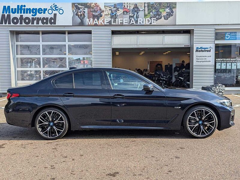 BMW 530e M Sport Live-Prof. Kamera Temp. DAB Sitzh.20' 530 Sitzh.20' Sportpaket Bluetooth Navi LED Vollleder Klima Standhzg PDC el. Fen