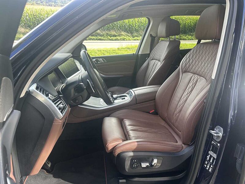 BMW X5 M50i AHK Standh. Pano AHK 22' NP 134.450.- HUD M50 22' Sportpaket Bluetooth Navi Vollleder Klima Aktivlenkung Standhzg PDC el.