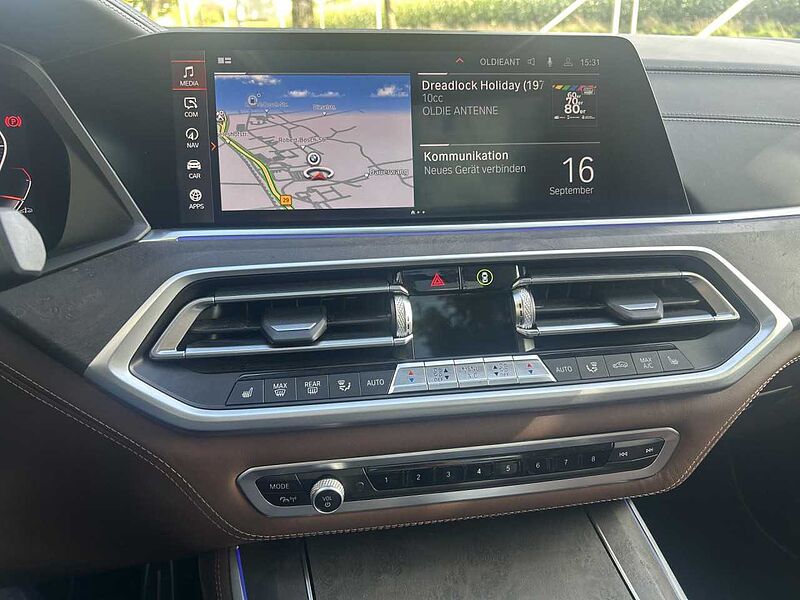 BMW X5 M50i AHK Standh. Pano AHK 22' NP 134.450.- HUD M50 22' Sportpaket Bluetooth Navi Vollleder Klima Aktivlenkung Standhzg PDC el.