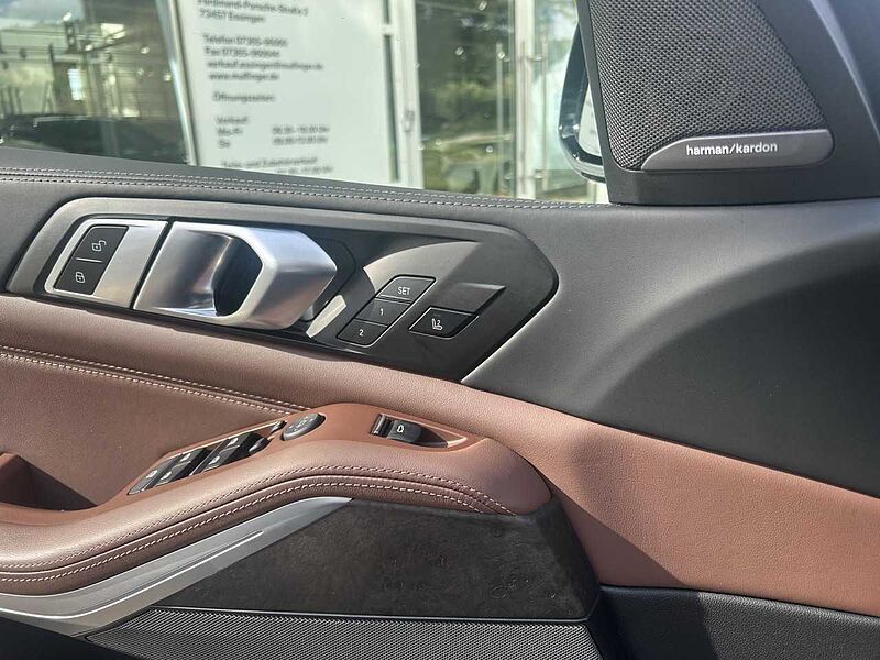 BMW X5 M50i AHK Standh. Pano AHK 22' NP 134.450.- HUD M50 22' Sportpaket Bluetooth Navi Vollleder Klima Aktivlenkung Standhzg PDC el.