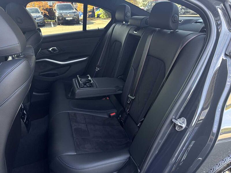 BMW 330i xDrive M Sport Pro SurView HUD GlasDach.19' 330 GlasDach.19'