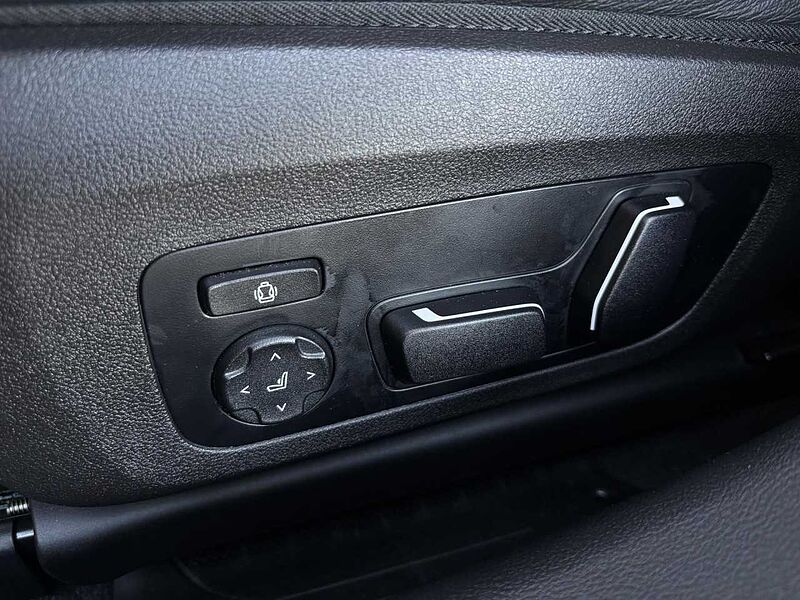 BMW 330i xDrive M Sport Pro SurView HUD GlasDach.19' 330 GlasDach.19'