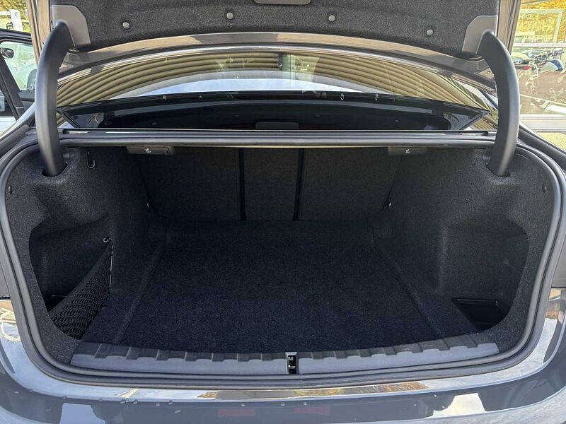 BMW 330i xDrive M Sport Pro SurView HUD GlasDach.19' 330 GlasDach.19'