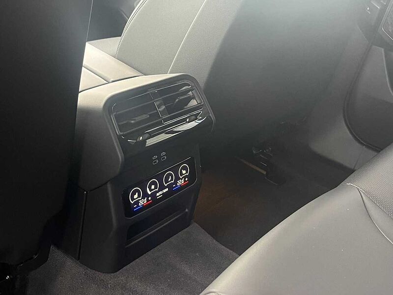 BMW i5 e40 M Sport ACC SurView HUD B+W AHK 21' 21'