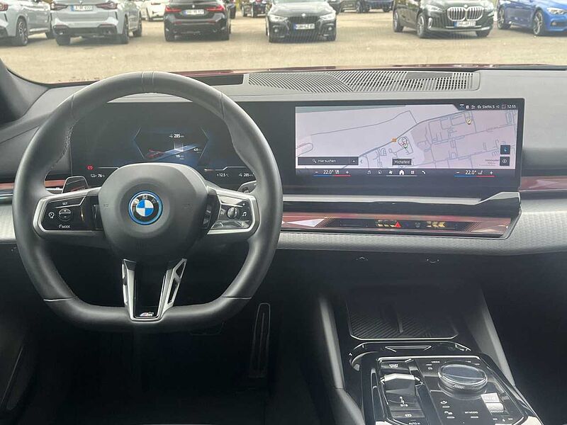 BMW i5 e40 M Sport ACC SurView HUD B+W AHK 21' 21'