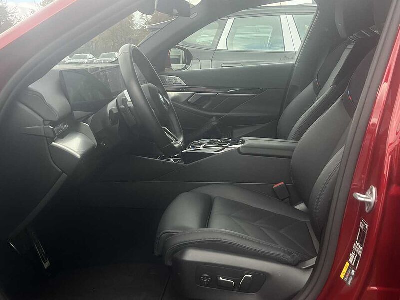 BMW i5 e40 M Sport ACC SurView HUD B+W AHK 21' 21'